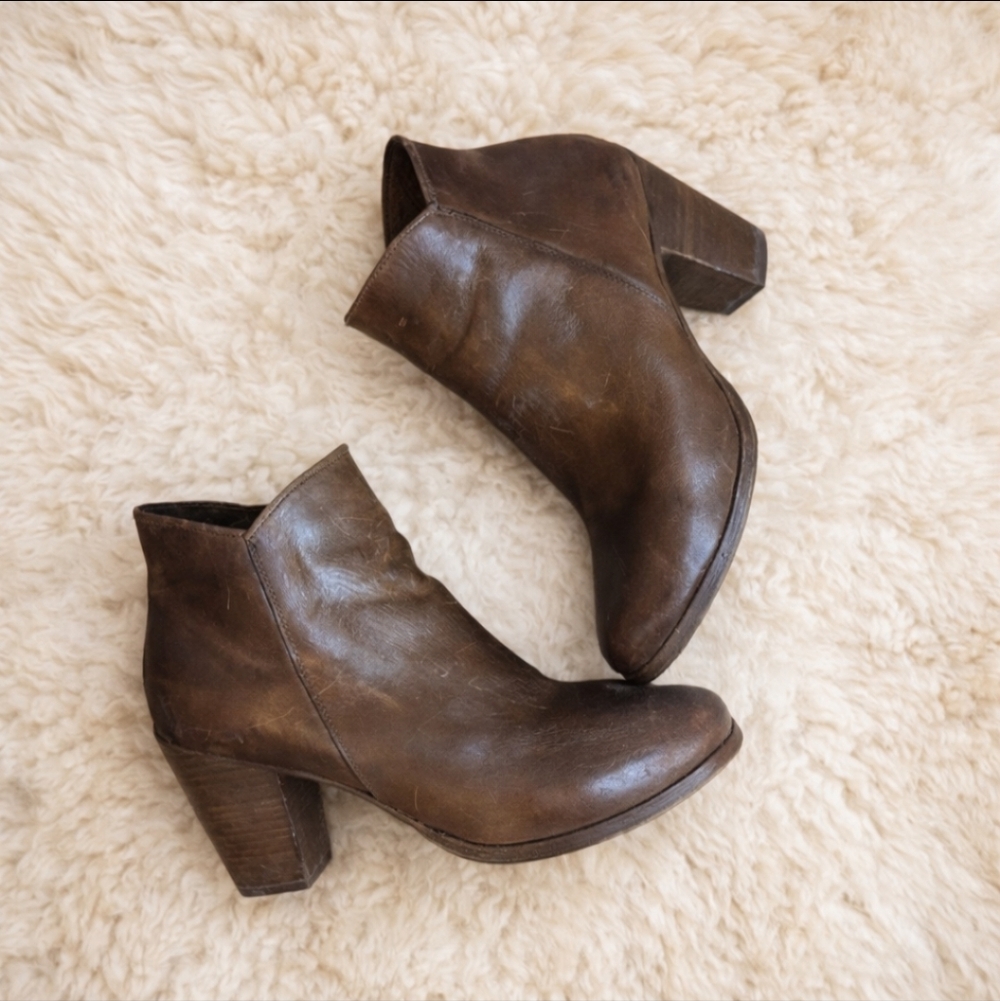 Thursday Boot Co Brown Leather Heeled sleek Chic Zip Minimalist Booties Sz 10